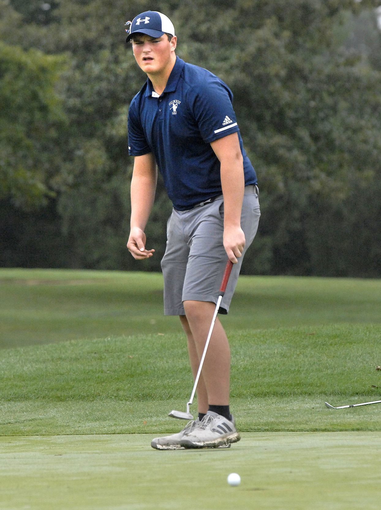 100218-blm-spt-2boysgolf